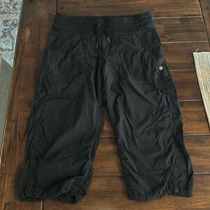 Lululemon black dance studio capris size 8